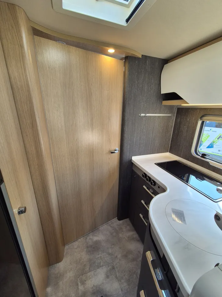 Fahrzeugbild Hymer B-ML I 780 BlackLine *Hubstützen*Ohne Hubbett* #25