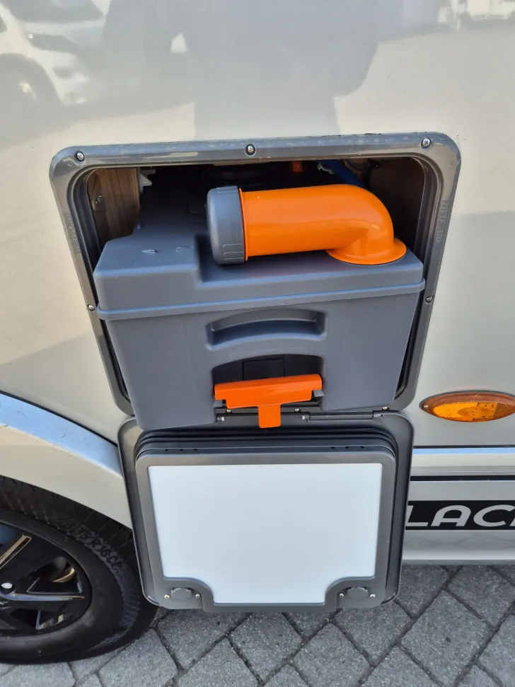 Fahrzeugbild Hymer B-ML I 780 BlackLine *Hubstützen*Ohne Hubbett* #38