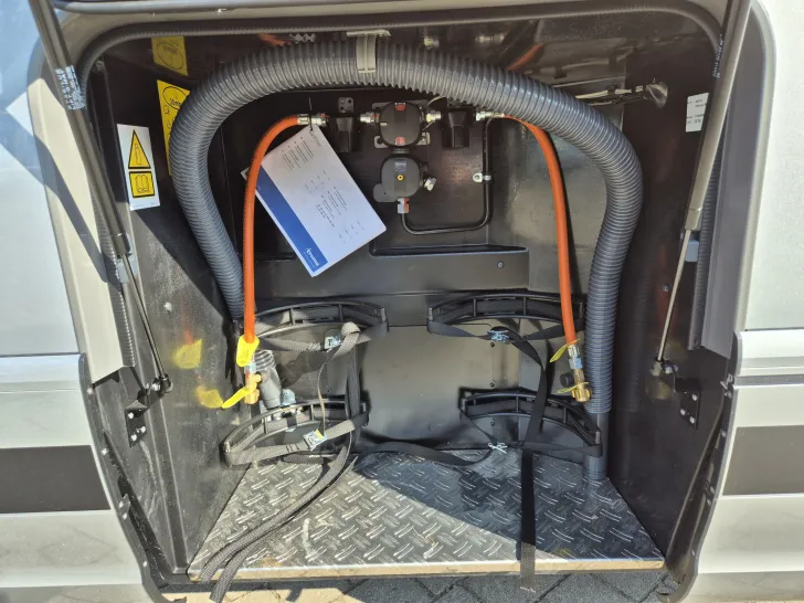 Fahrzeugbild Hymer B-ML I 780 BlackLine *Hubstützen*Ohne Hubbett* #43