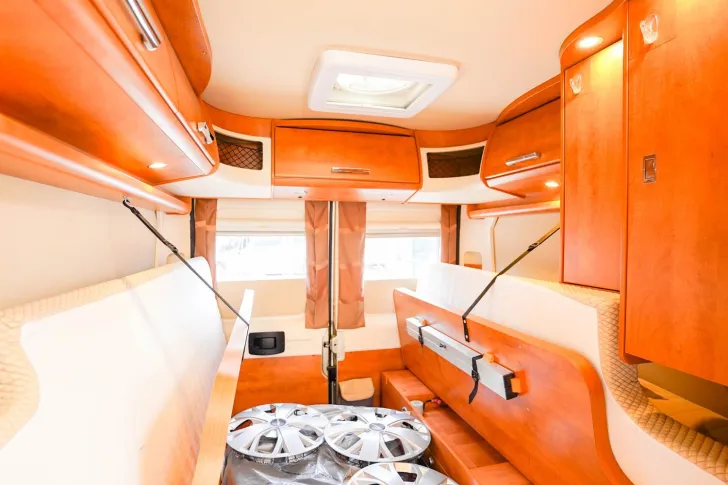 Fahrzeugbild Malibu Van 600 LE low-bed Tiefe Einzelbetten !! #11