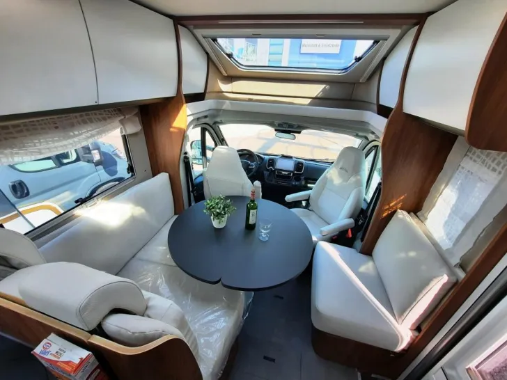 Fahrzeugbild Laika Ecovip L 3019 Titanio Verfüg./Sparen Sie 4.174,- € #8