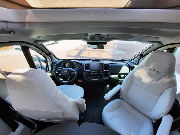 Fahrzeugbild Laika Ecovip L 3019 Titanio Verfüg./Sparen Sie 4.174,- € #20