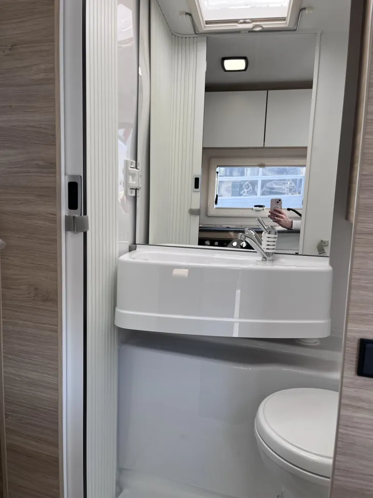 Fahrzeugbild Challenger S217 Break Edition, Markise, Solar, Kamera etc #27