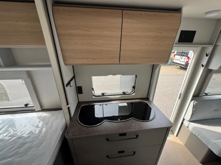 Fahrzeugbild Bürstner B66 Plus 520 TL Sondermodell #8
