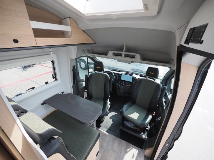 Fahrzeugbild Sunlight Cliff 4x4 Adventure, Solar 2x, Combi D, Maxxfan #11