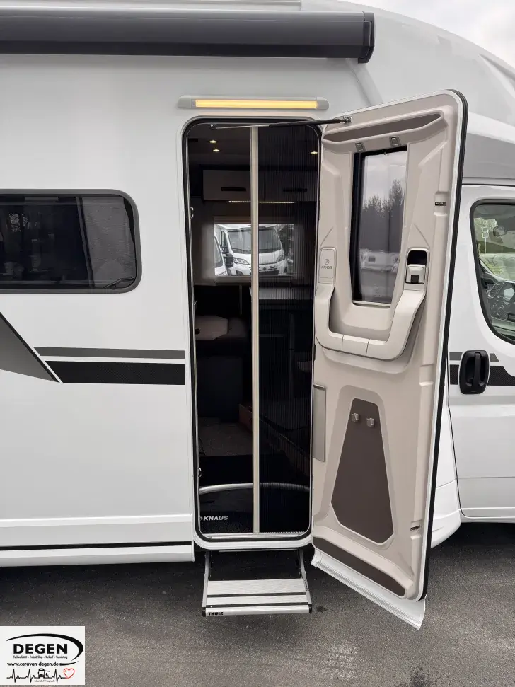 Fahrzeugbild Knaus L!VE WAVE 650 MEG Platinum Selection Abstandstempomat, Rahmenfenste #9
