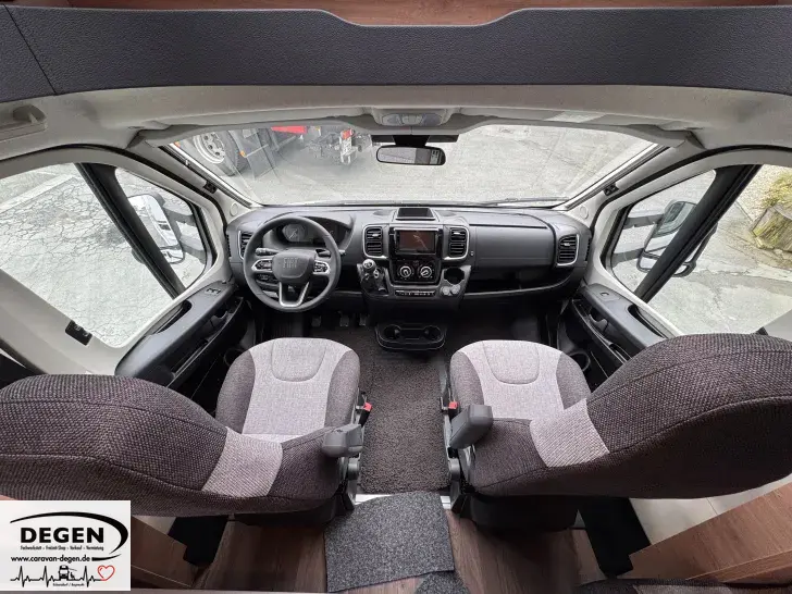 Fahrzeugbild Knaus L!VE WAVE 650 MEG Platinum Selection Abstandstempomat, Rahmenfenste #10