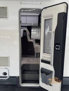 Fahrzeugbild Mobilvetta K-Yacht TKD 85 Radio RFK #10
