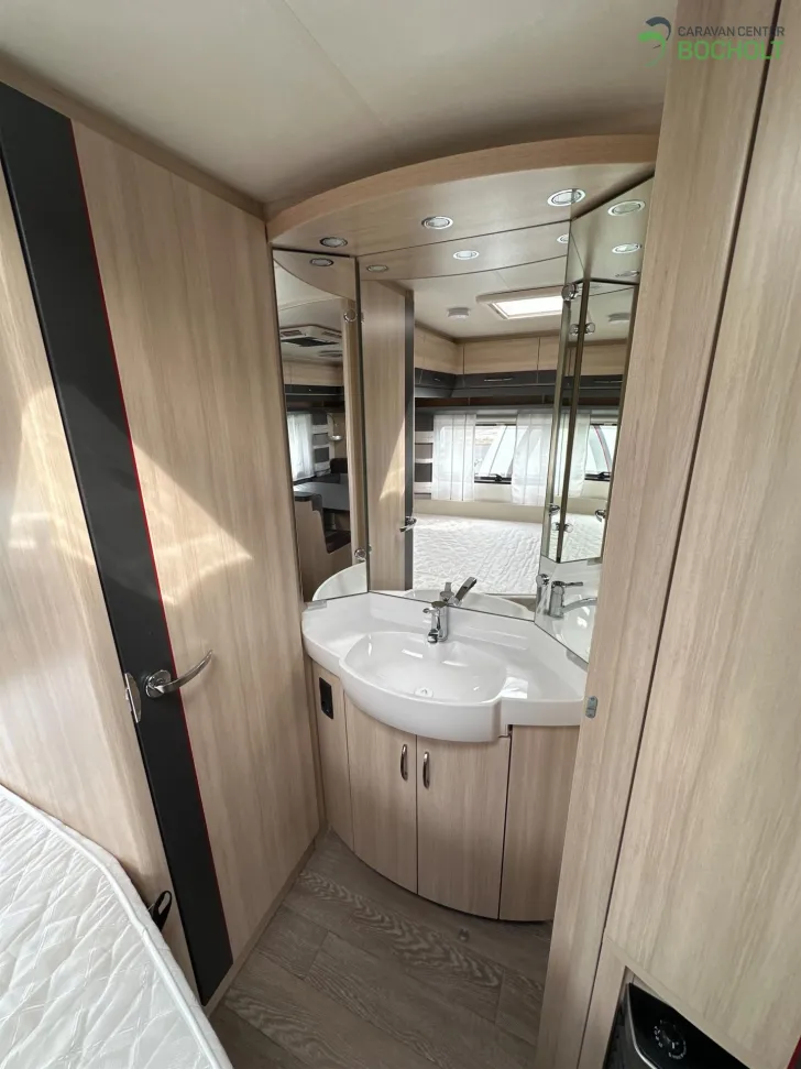 Fahrzeugbild Hobby Excellent Edition 650 KMFe 2200 kg / 3er Etagenbett / Mover #11