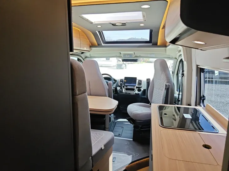 Fahrzeugbild Malibu Van first class - two rooms 640 LE RB GT skyview #18