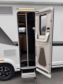Fahrzeugbild Knaus L!VE WAVE 650 MF Platinum Selection Abstandstempomat,Rahmenfenster #9