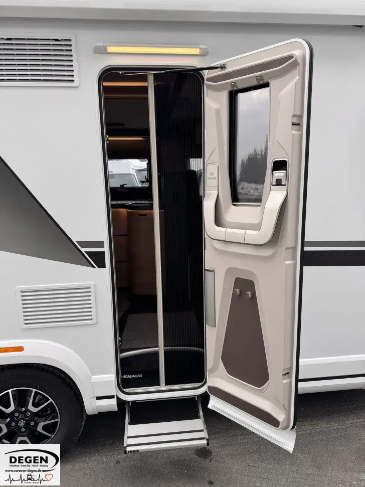 Fahrzeugbild Knaus L!VE WAVE 650 MF Platinum Selection Abstandstempomat,Rahmenfenster #9