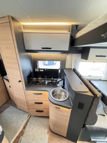 Fahrzeugbild Knaus L!VE WAVE 650 MF Platinum Selection Abstandstempomat,Rahmenfenster #14