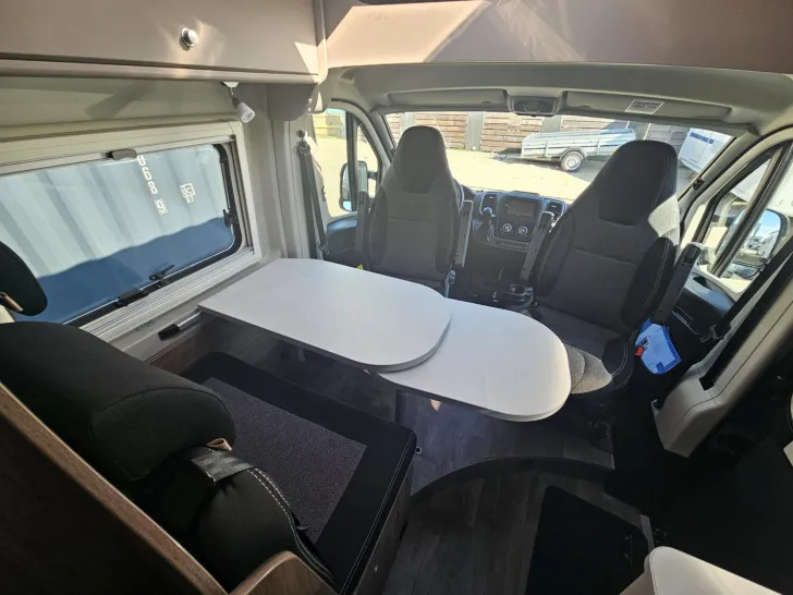 Fahrzeugbild Carado pro CV 600 9G-Autom.|Solar|AHK|Combi6E|Batt190Ah #5