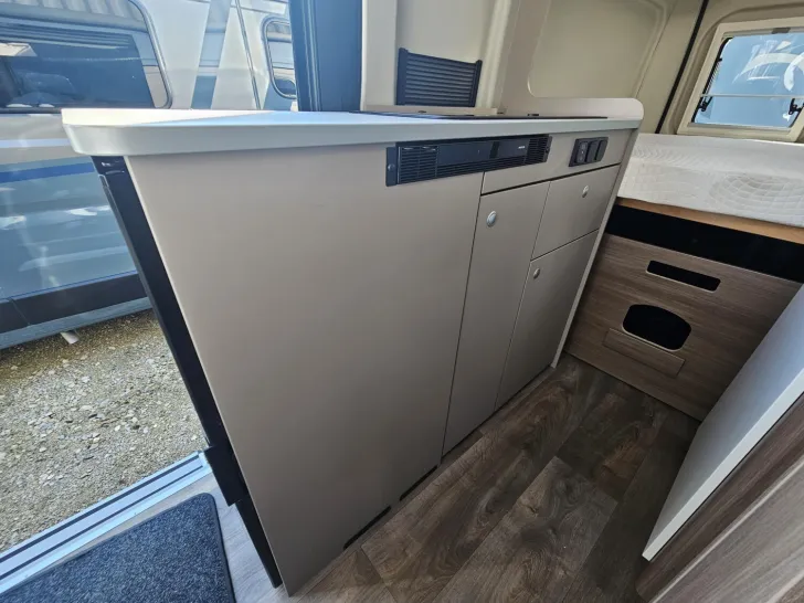 Fahrzeugbild Carado pro CV 600 9G-Autom.|Solar|AHK|Combi6E|Batt190Ah #8