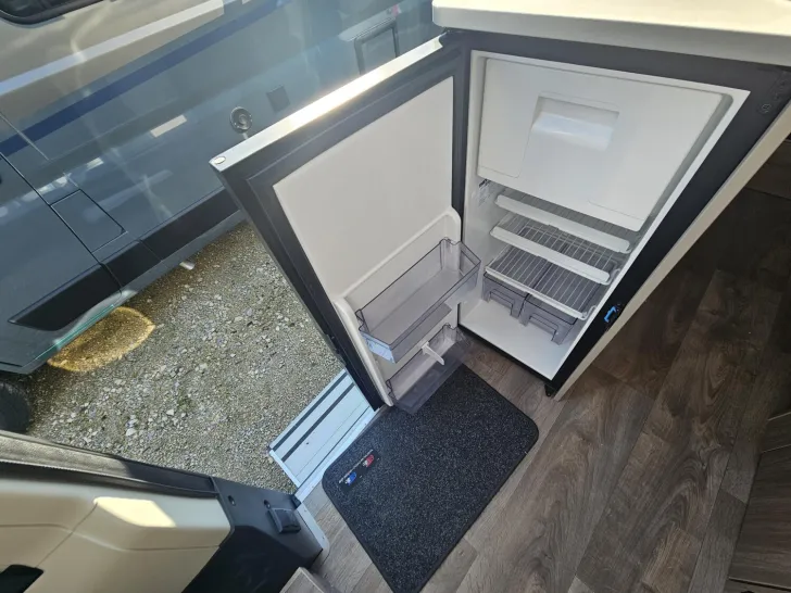 Fahrzeugbild Carado pro CV 600 9G-Autom.|Solar|AHK|Combi6E|Batt190Ah #10