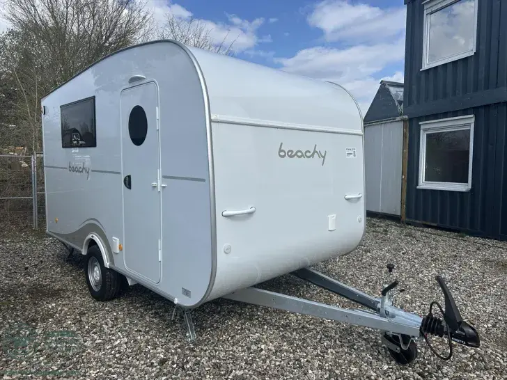 Fahrzeugbild Hobby Beachy 420 2026 #1