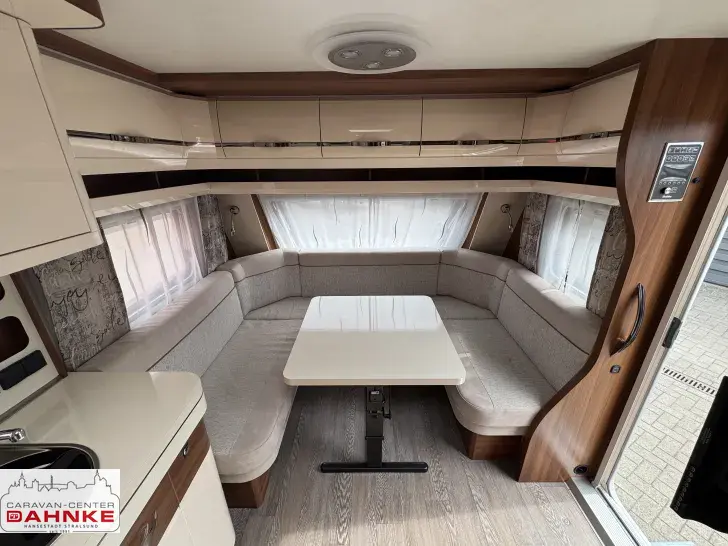 Fahrzeugbild Hobby Excellent 560 LU autom. Sat*Mover*Fahrradträger #10