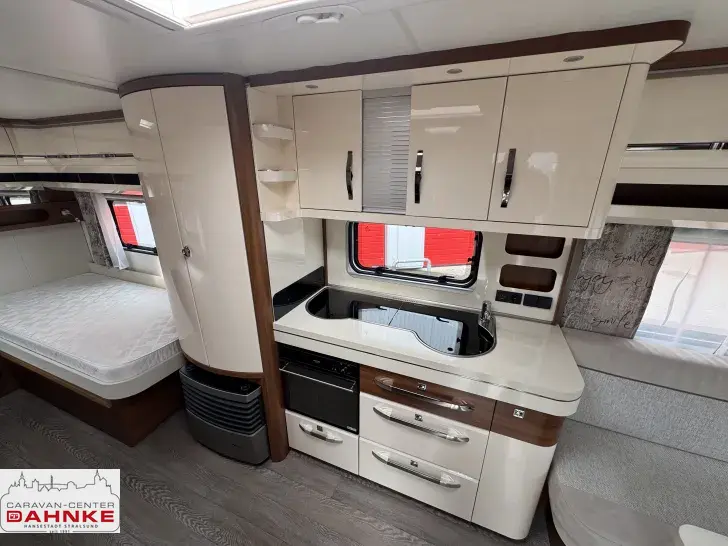 Fahrzeugbild Hobby Excellent 560 LU autom. Sat*Mover*Fahrradträger #11