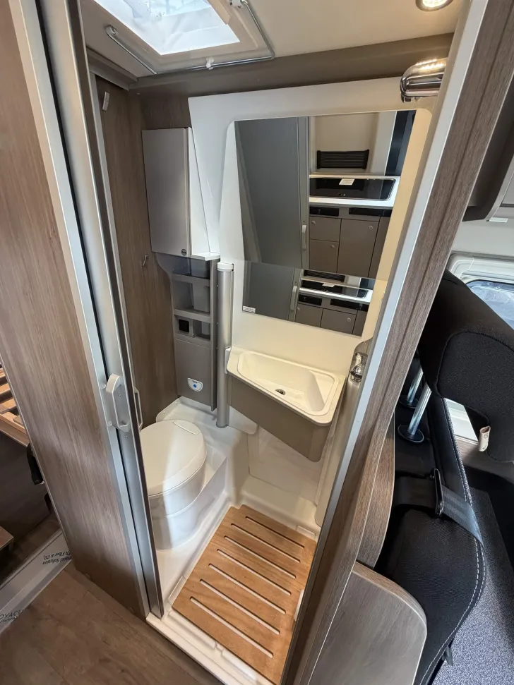 Fahrzeugbild Carado CV 640 PRO+ 180 PS - EINZELSTÜCK - DELTA #12