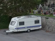 Fahrzeugbild Hobby De Luxe 450 UF Sehr gut ausgestatte #1