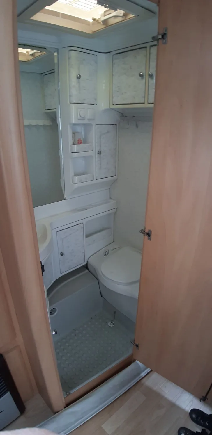 Fahrzeugbild Hobby De Luxe 450 UF Sehr gut ausgestatte #3