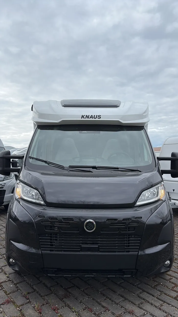 Frontal Vorne Knaus L!VE WAVE 650 MEG Black Selection Automatik
