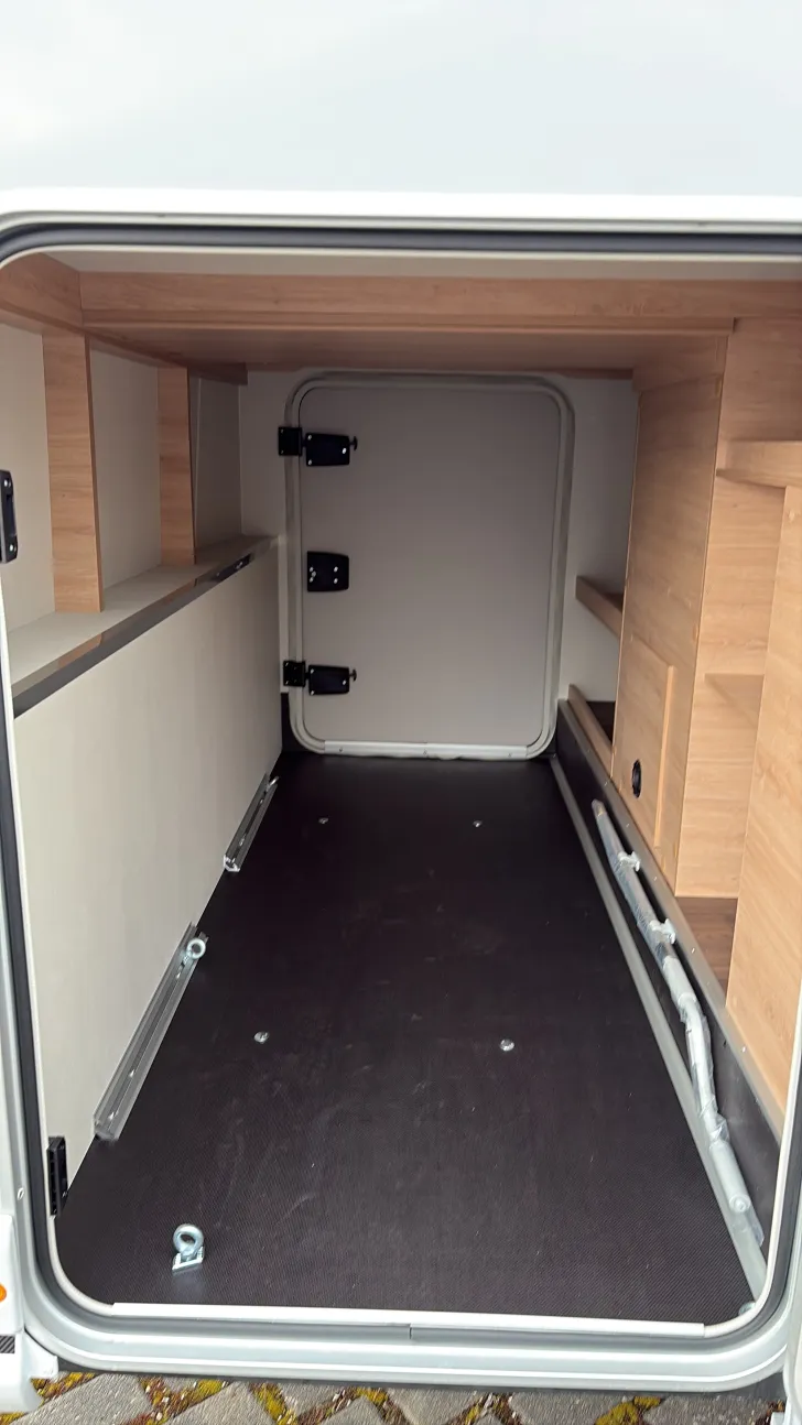Heckgarage Knaus L!VE WAVE 650 MEG Black Selection Automatik