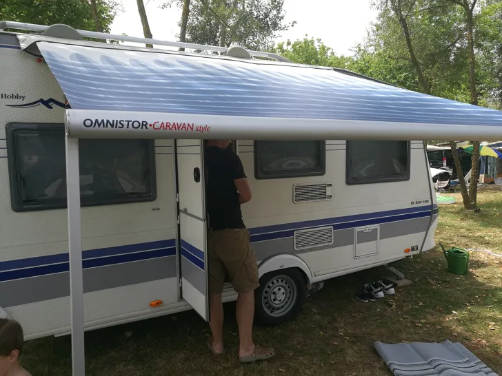 Fahrzeugbild Hobby De Luxe 450 UF Sehr gut ausgestatte #8