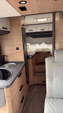 Sicht vorne-hinten Knaus L!VE WAVE 650 MEG Black Selection Automatik