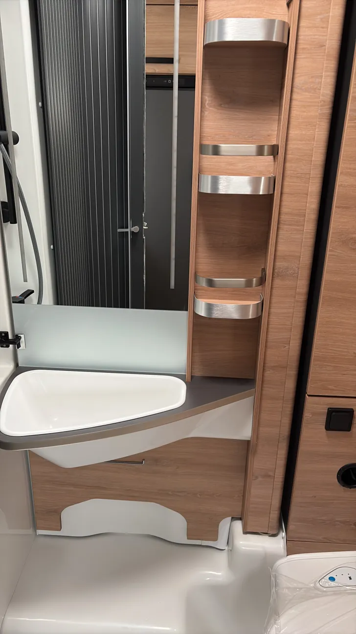 Toilette Knaus L!VE WAVE 650 MEG Black Selection Automatik