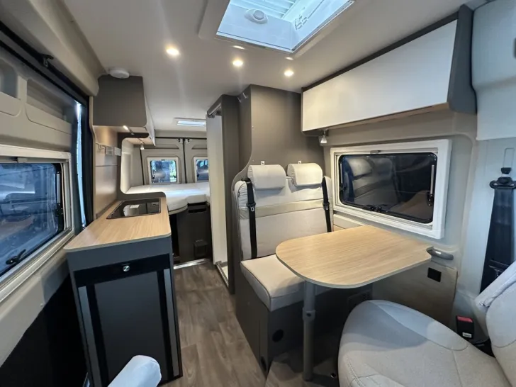 Fahrzeugbild LMC Innovan 640 #8