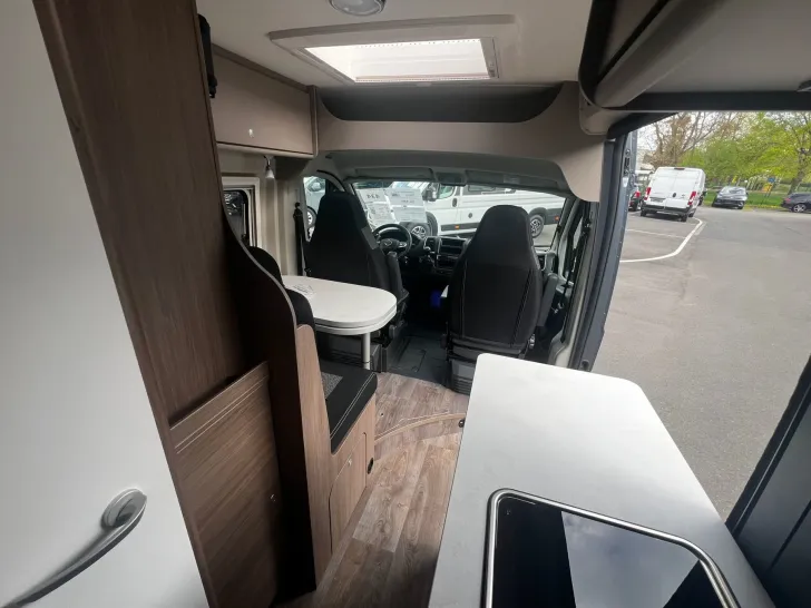 Fahrzeugbild Carado Camper Van CV 601 pro Markise+Styl Paket #15