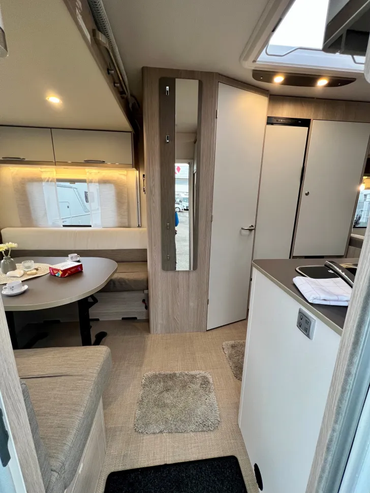 Fahrzeugbild Bürstner Premio Plus 510 TK Hubbett mit Mover #6