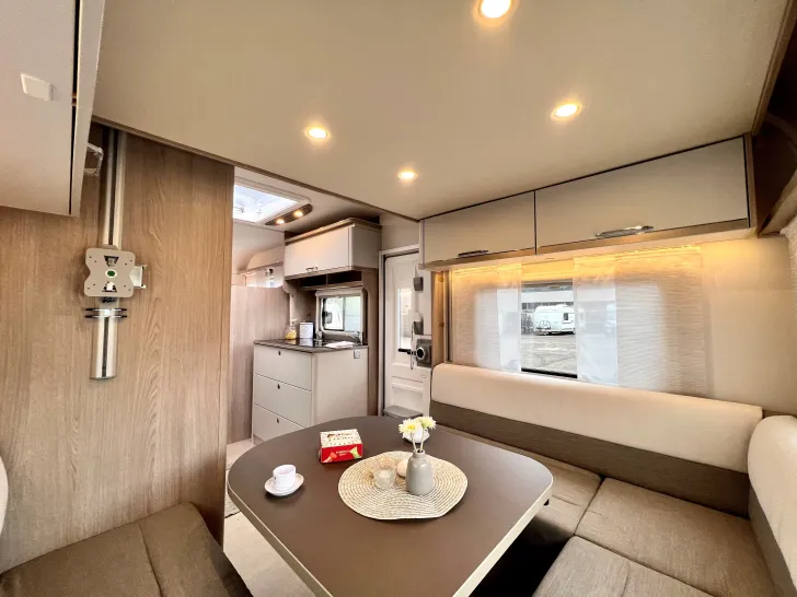 Fahrzeugbild Bürstner Premio Plus 510 TK Hubbett mit Mover #12