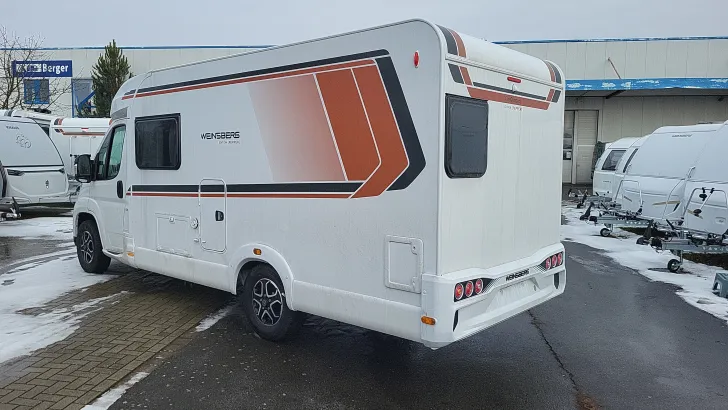 Frontal Hinten Weinsberg CaraCompact 600 MF EDITION [PEPPER] Automatik/140 PS