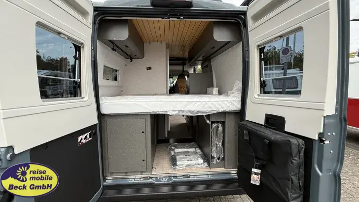 Fahrzeugbild Hymer Camper Van Redwood 600 Explorer Markteinführung #8