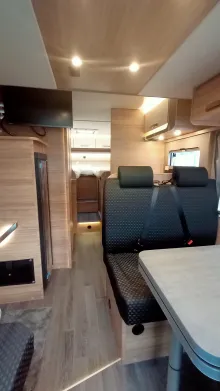 Sicht vorne-hinten Weinsberg CaraSuite 700 ME vielePakete*TV*Lithium*