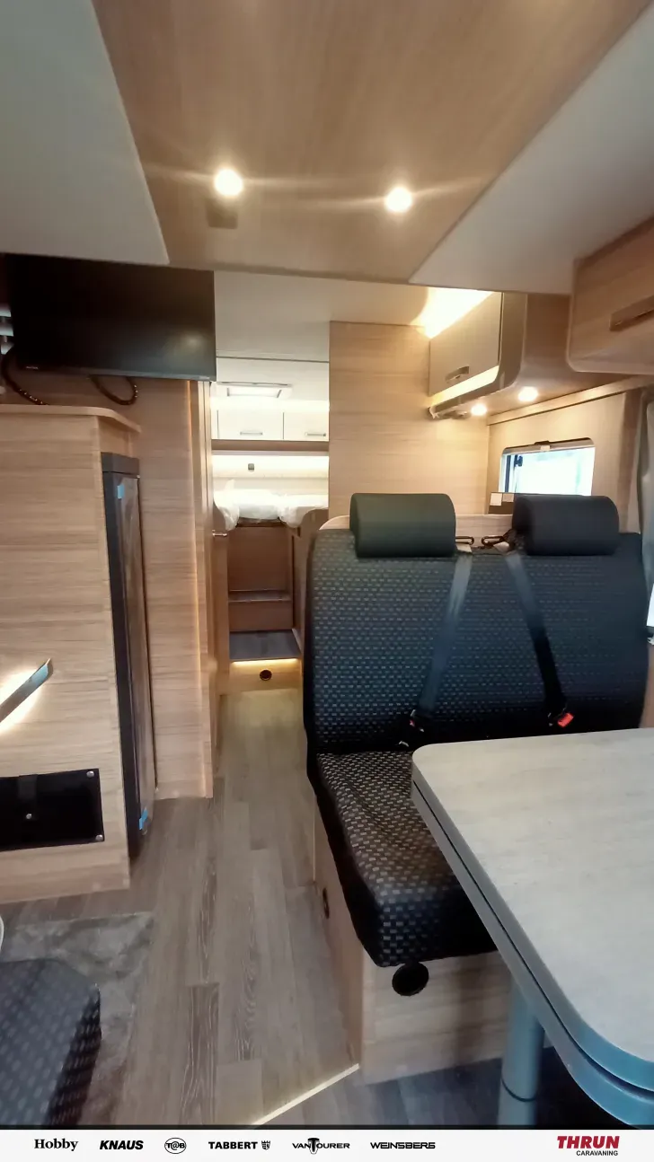 Sicht vorne-hinten Weinsberg CaraSuite 700 ME vielePakete*TV*Lithium*
