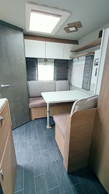 Sicht vorne-hinten Tabbert Senara 400 QD 2,3 *2024*1500kg*Pakete*