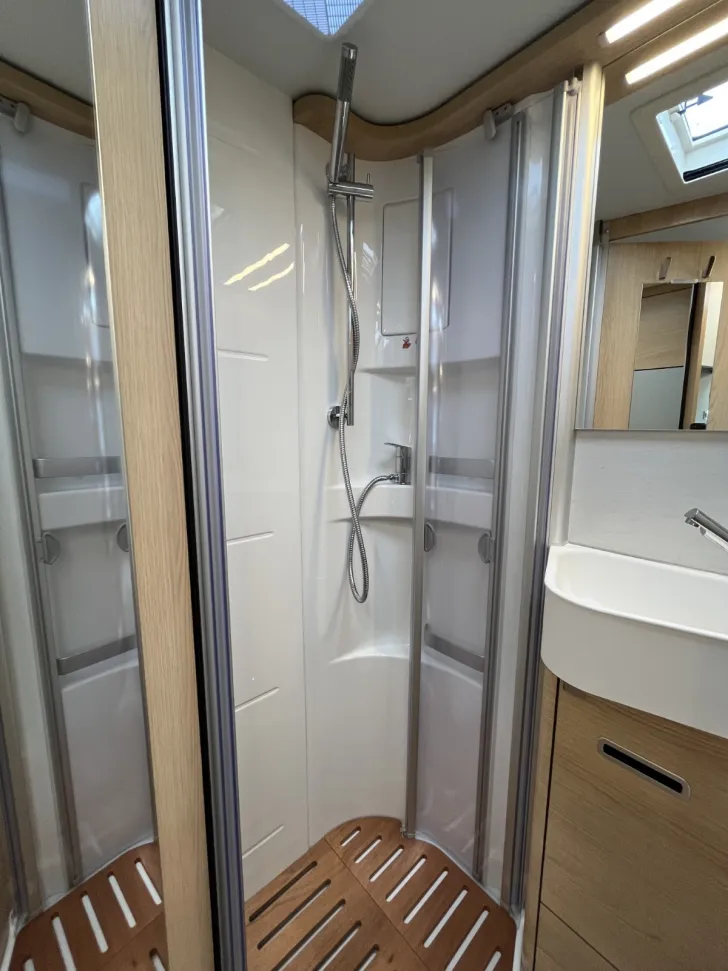 Fahrzeugbild Hymer B-MC I 580 BlackLine *Premium*Autarkie*Solar* #19