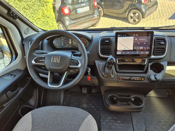 Fahrzeugbild Carado T447 pro+ *LED*Hubbett*180PS* #8