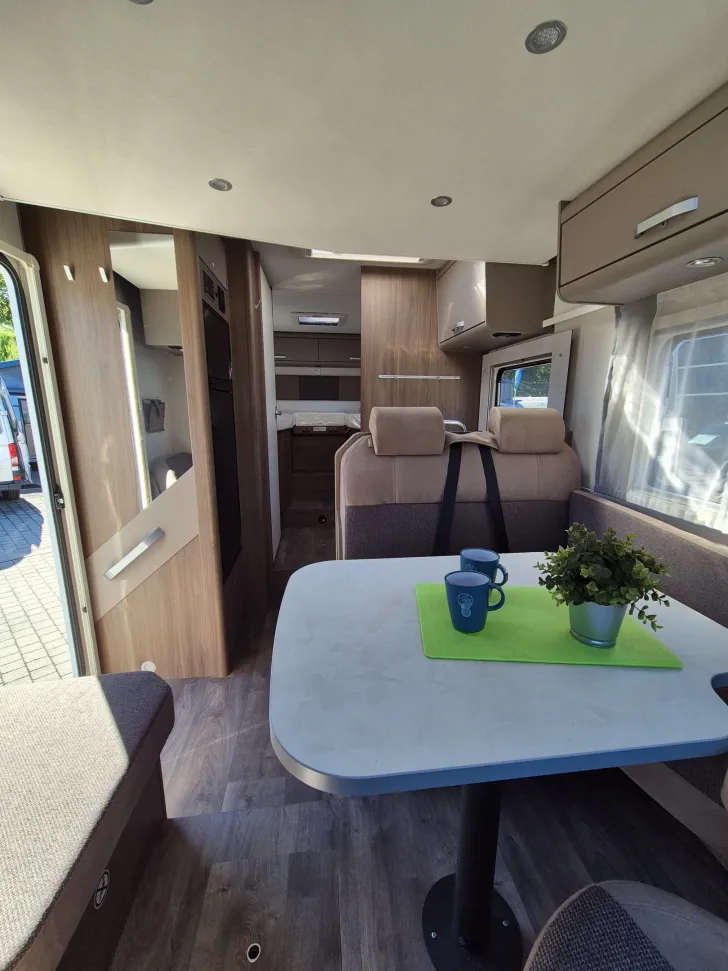 Fahrzeugbild Carado T447 pro+ *LED*Hubbett*180PS* #11