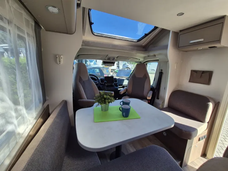 Fahrzeugbild Carado T447 pro+ *LED*Hubbett*180PS* #15