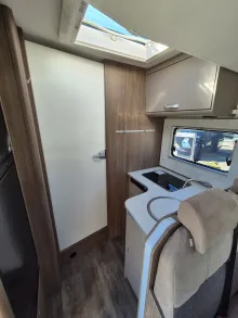 Fahrzeugbild Carado T447 pro+ *LED*Hubbett*180PS* #22