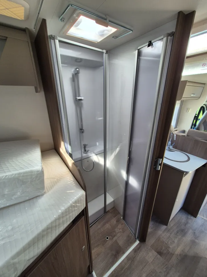 Fahrzeugbild Carado T447 pro+ *LED*Hubbett*180PS* #24