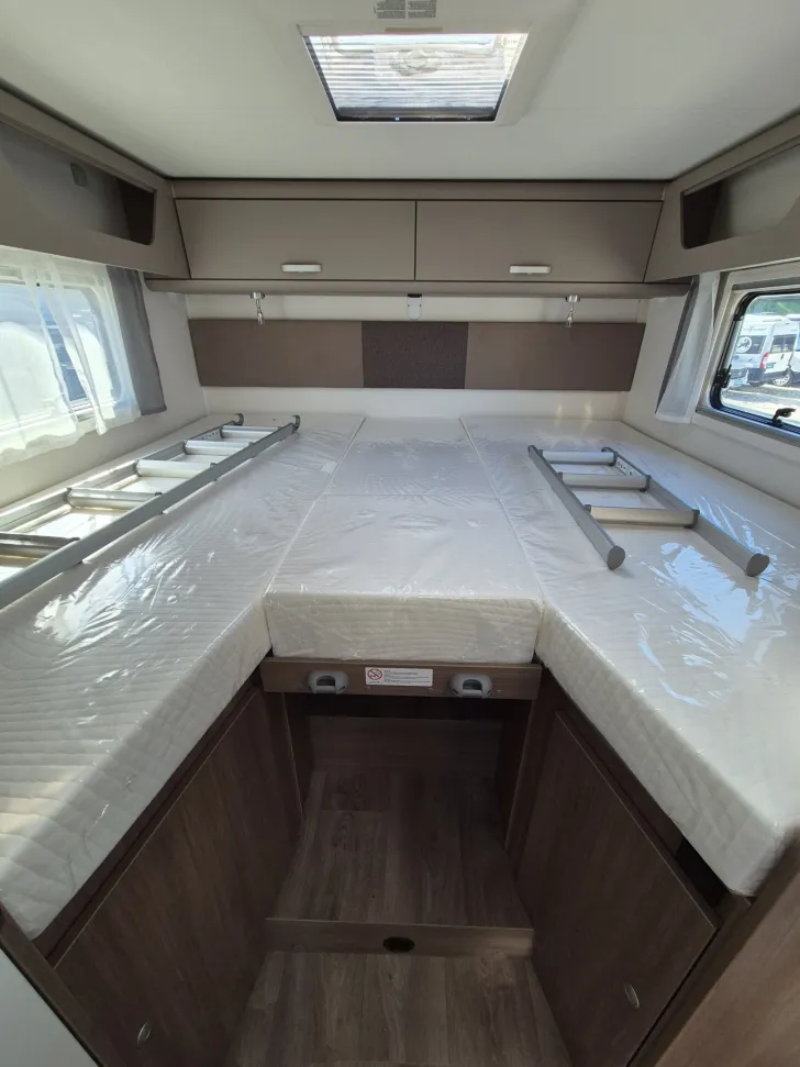 Fahrzeugbild Carado T447 pro+ *LED*Hubbett*180PS* #29