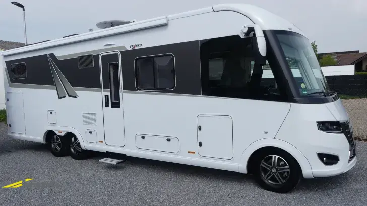 Fahrzeugbild Frankia F-Line I 890 GD Top gepfelgt #1