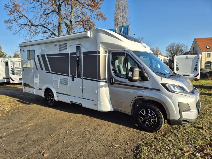 Fahrzeugbild Carado T447 pro+ *Hubbett*Bettumb.*Vorber.-Solar/RFK* #4