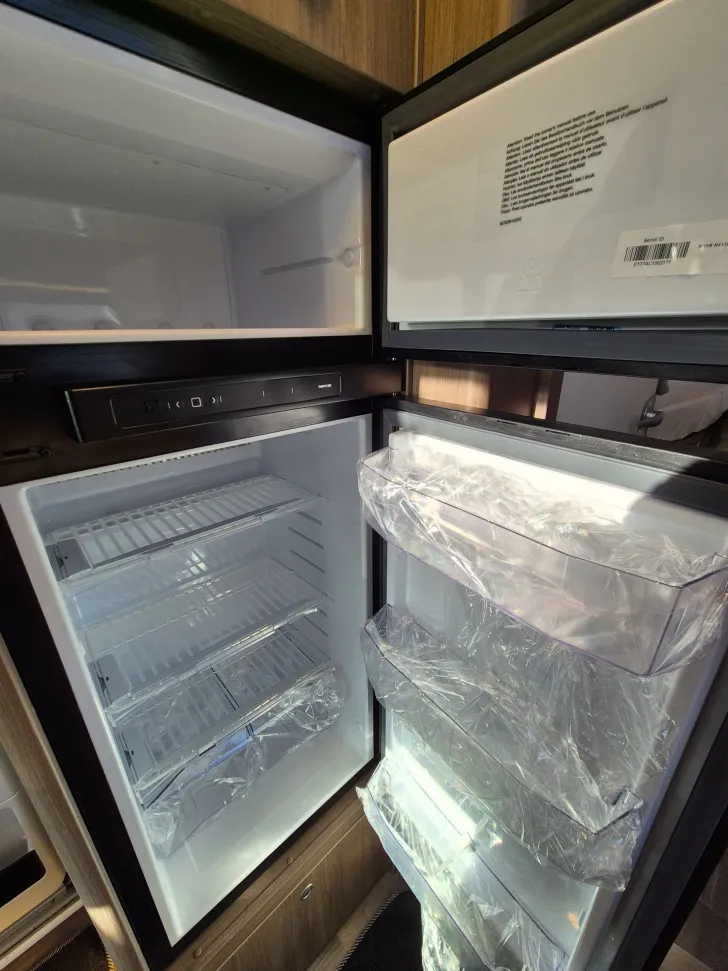 Fahrzeugbild Carado T447 pro+ *Hubbett*Bettumb.*Vorber.-Solar/RFK* #25